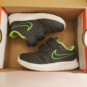 Nike toddler boy Star Runner 2 sneakers size 7C